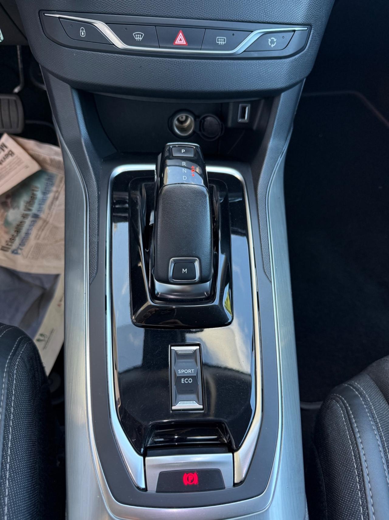 Peugeot 308 1.5 bluehdi Allure Pack CAMBIO AUTOMATICO,NAVI,TELECAMERA,FARI LED,VIRTUAL COCKPIT
