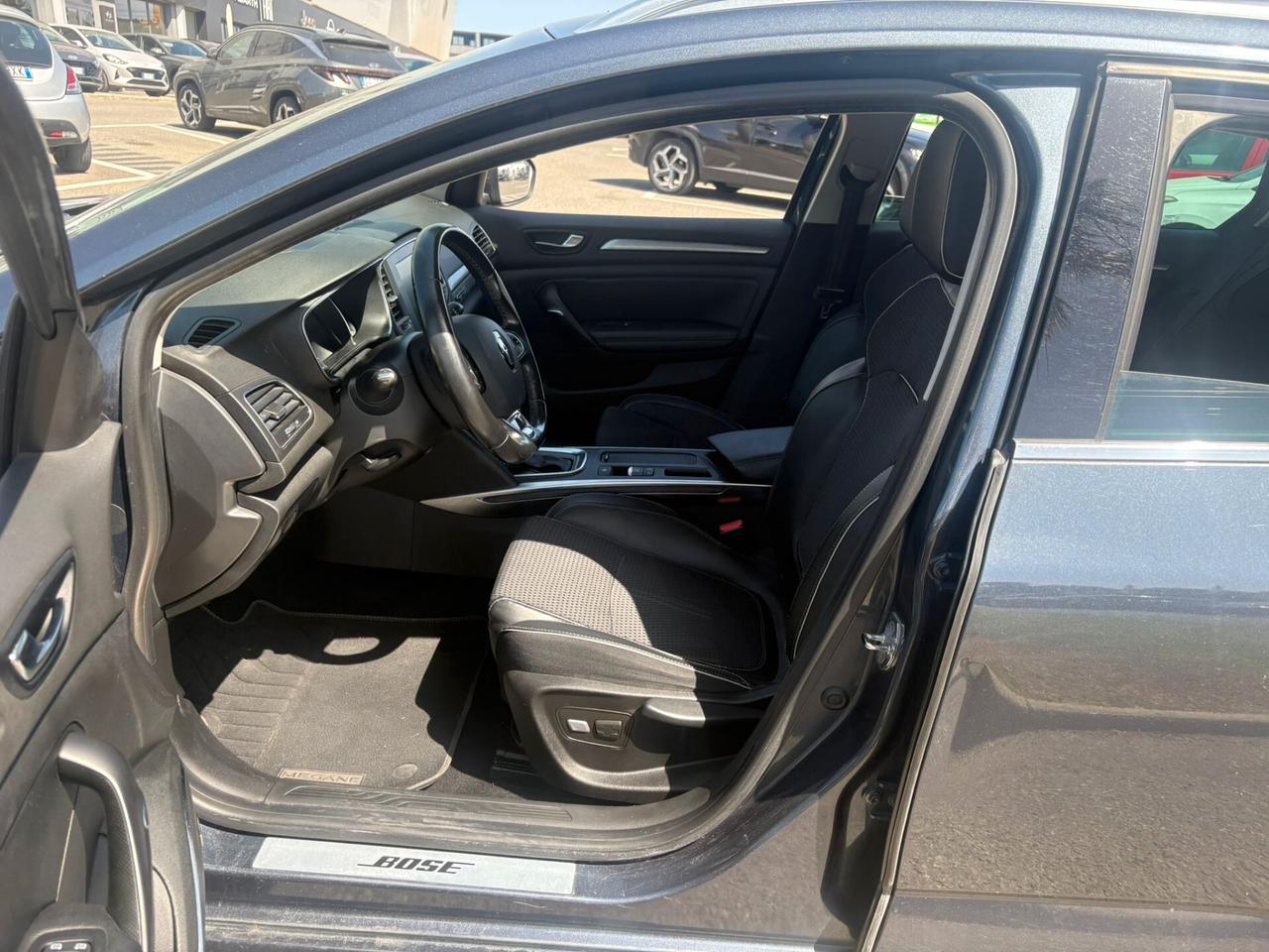 Renault Megane Mégane dCi 8V 110 CV EDC Energy Bose