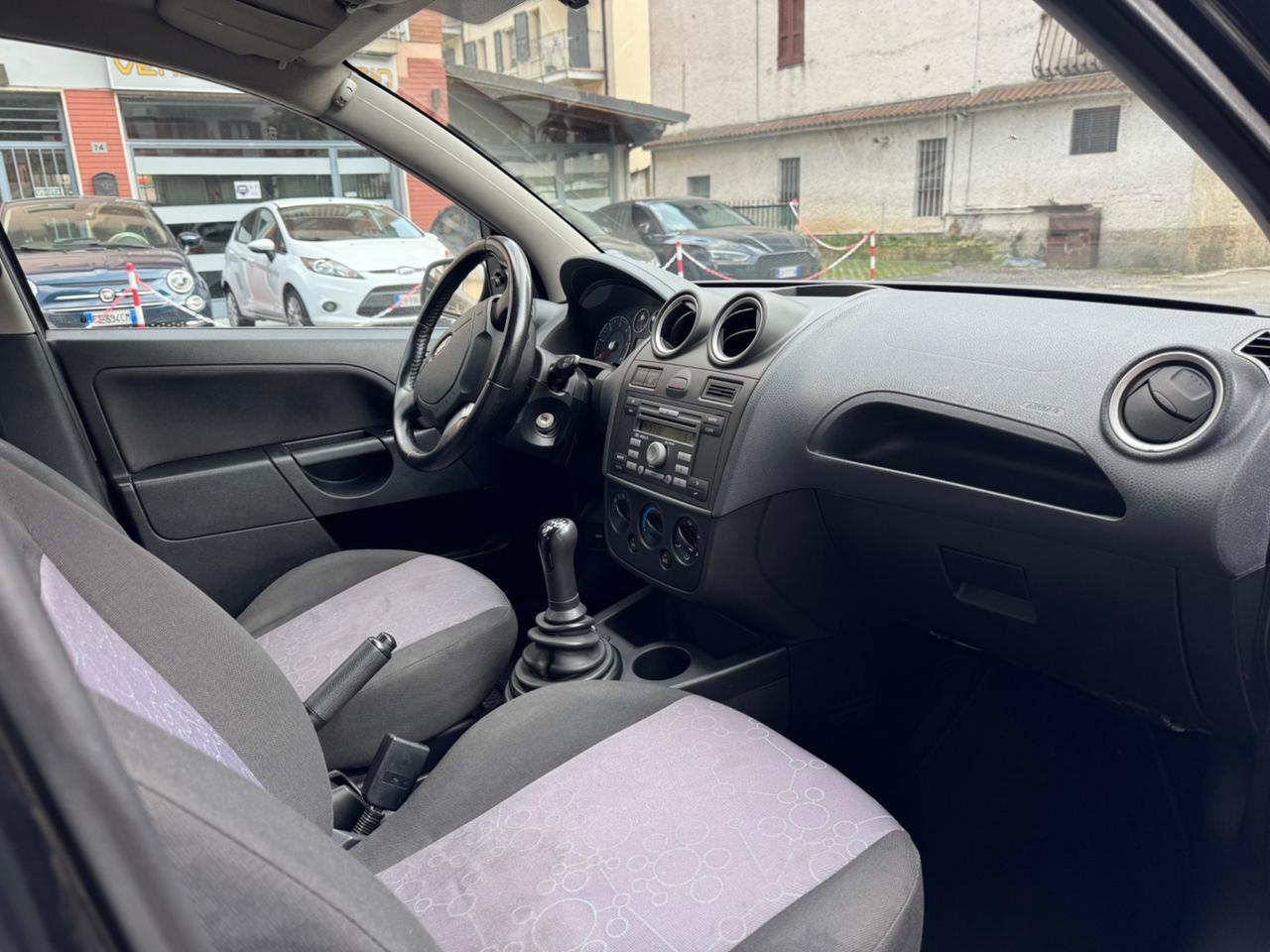 Ford Fiesta 1.4 TDCi 5p.- TAGLIANDATA - OK NEOPATENTATI