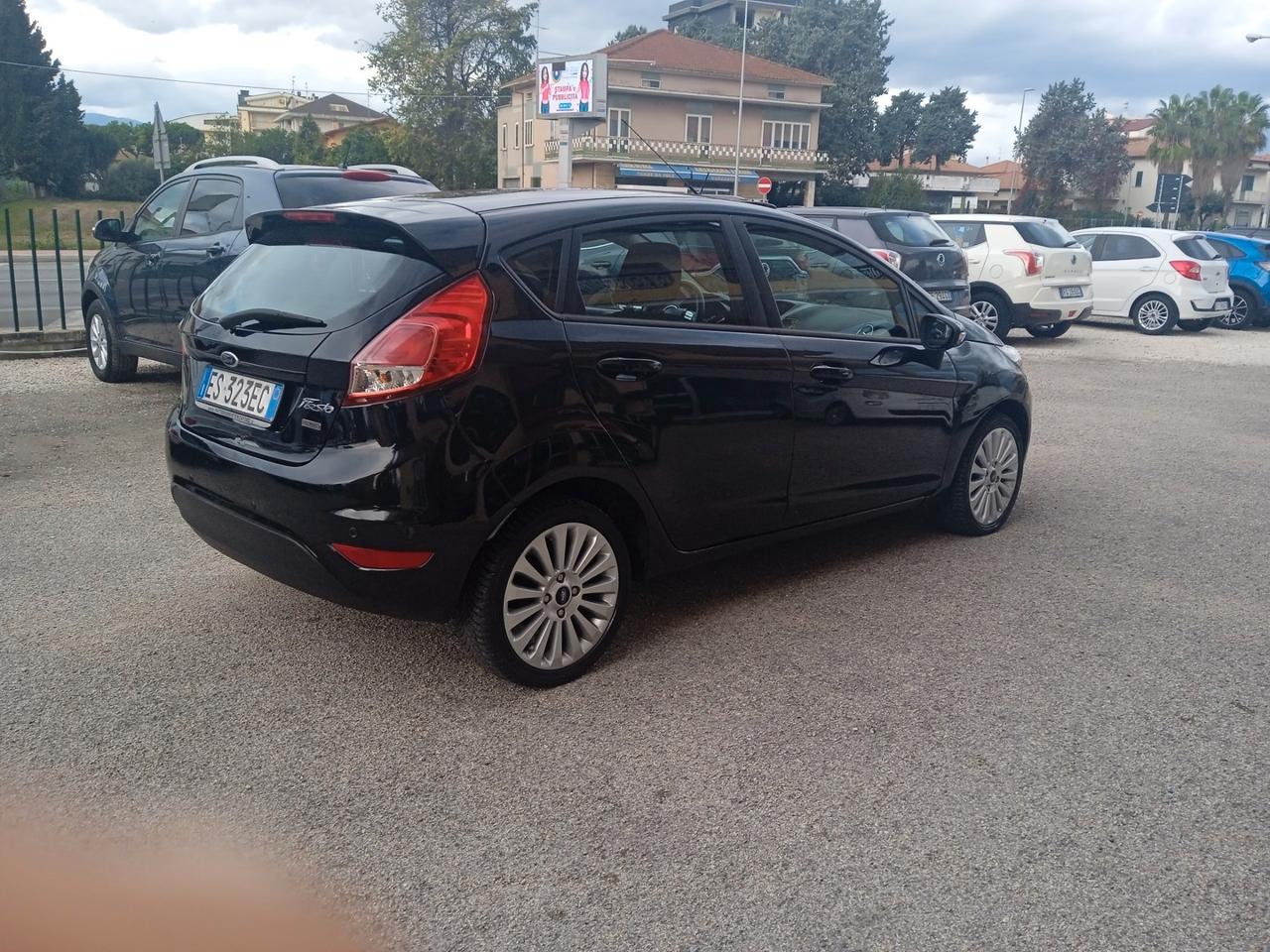 Ford Fiesta 1.4 Benz/gpl