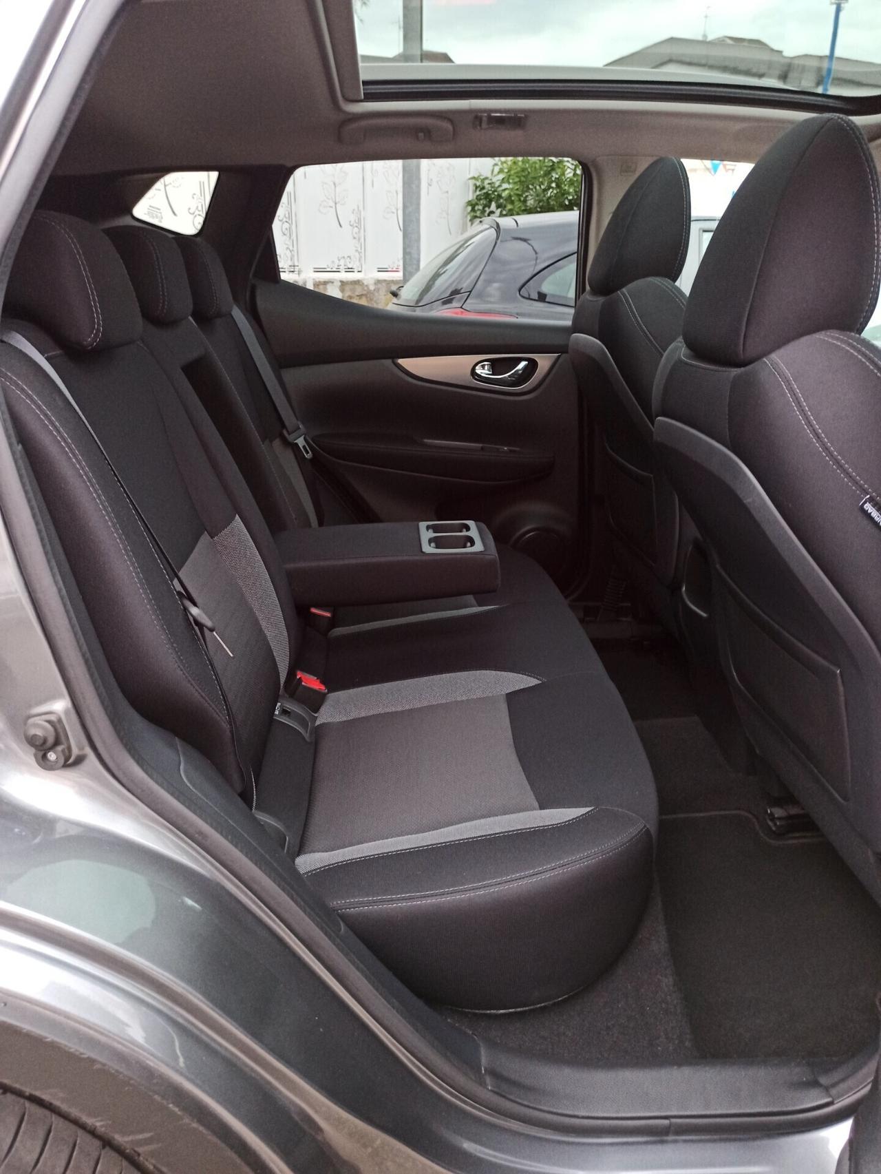 Nissan Qashqai 1.5 dCi 110 cv N-Connecta Tetto Panoramico