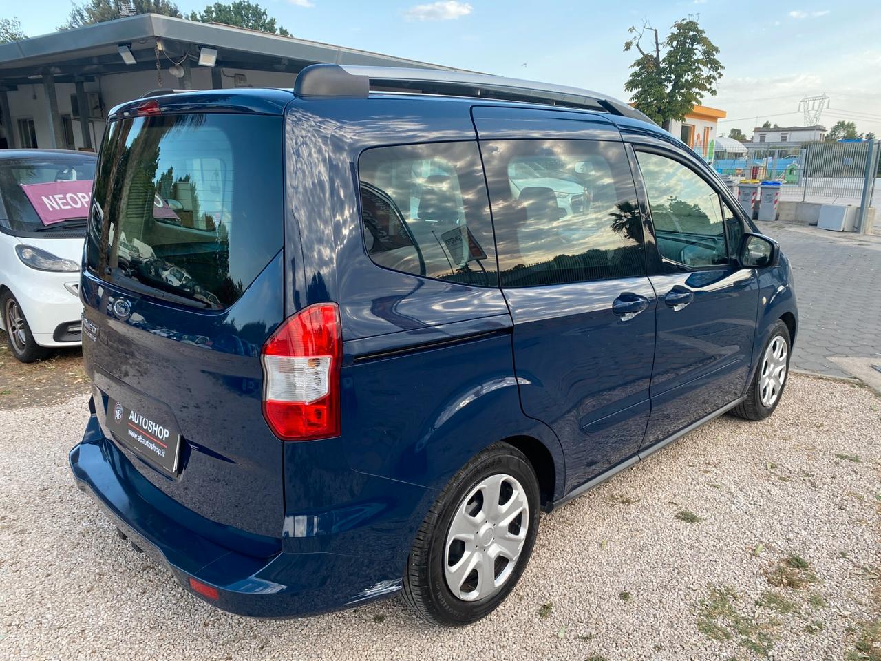FORD - Tourneo Courier - Courier 1.5 TDCI 75 CV Titanium - GANCIO TRAINO - PERMUTE - FINANZIABILE