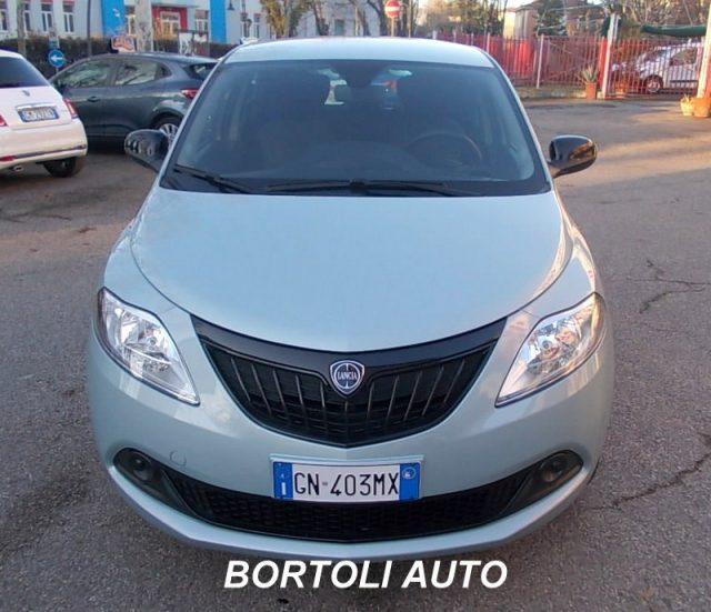 LANCIA Ypsilon 1.0 KM ZERO FIREFLY SILVER HYBRID NEOPATENTATI