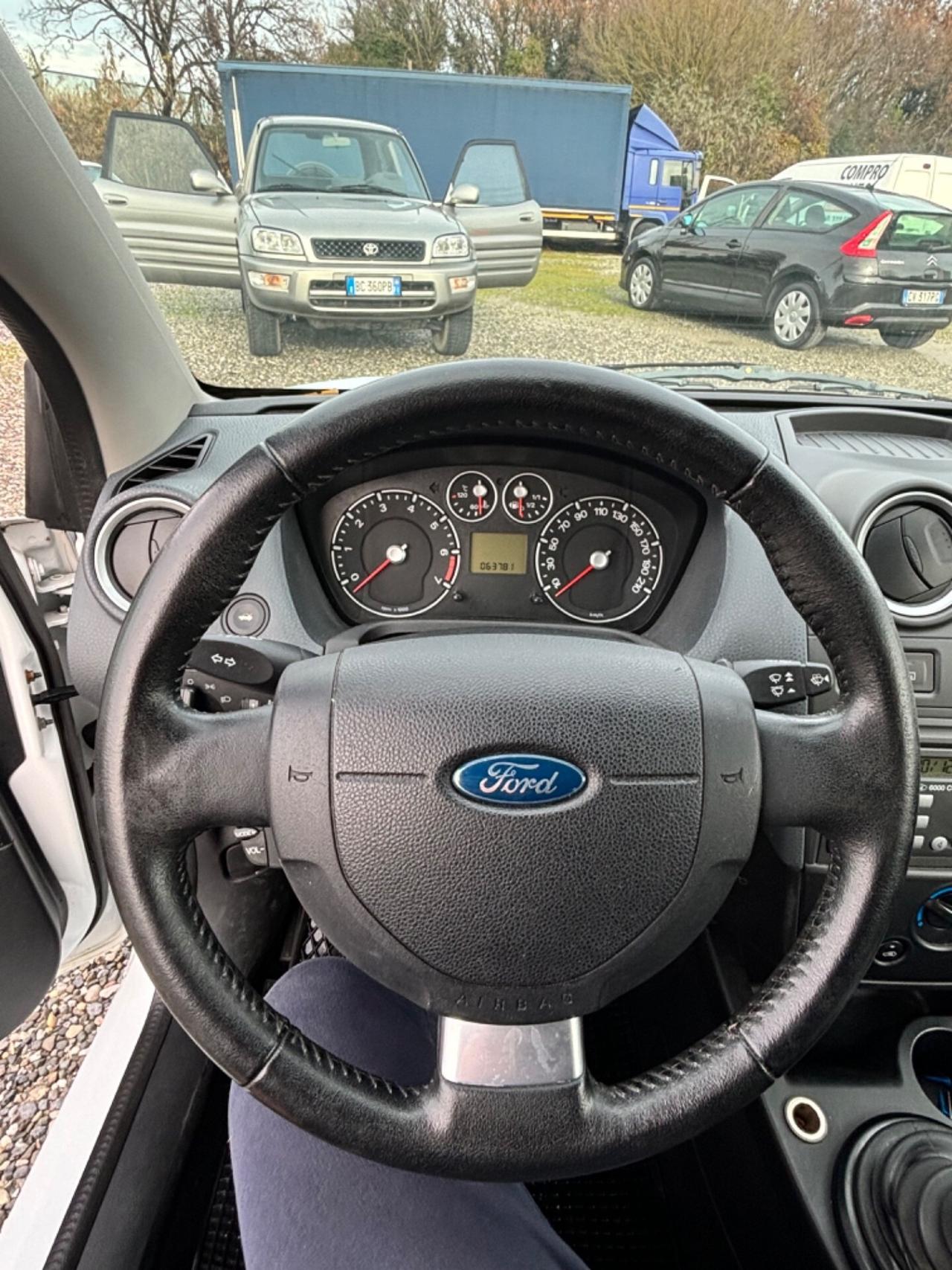 Ford Fiesta 1.2 16V 3p. Ghia