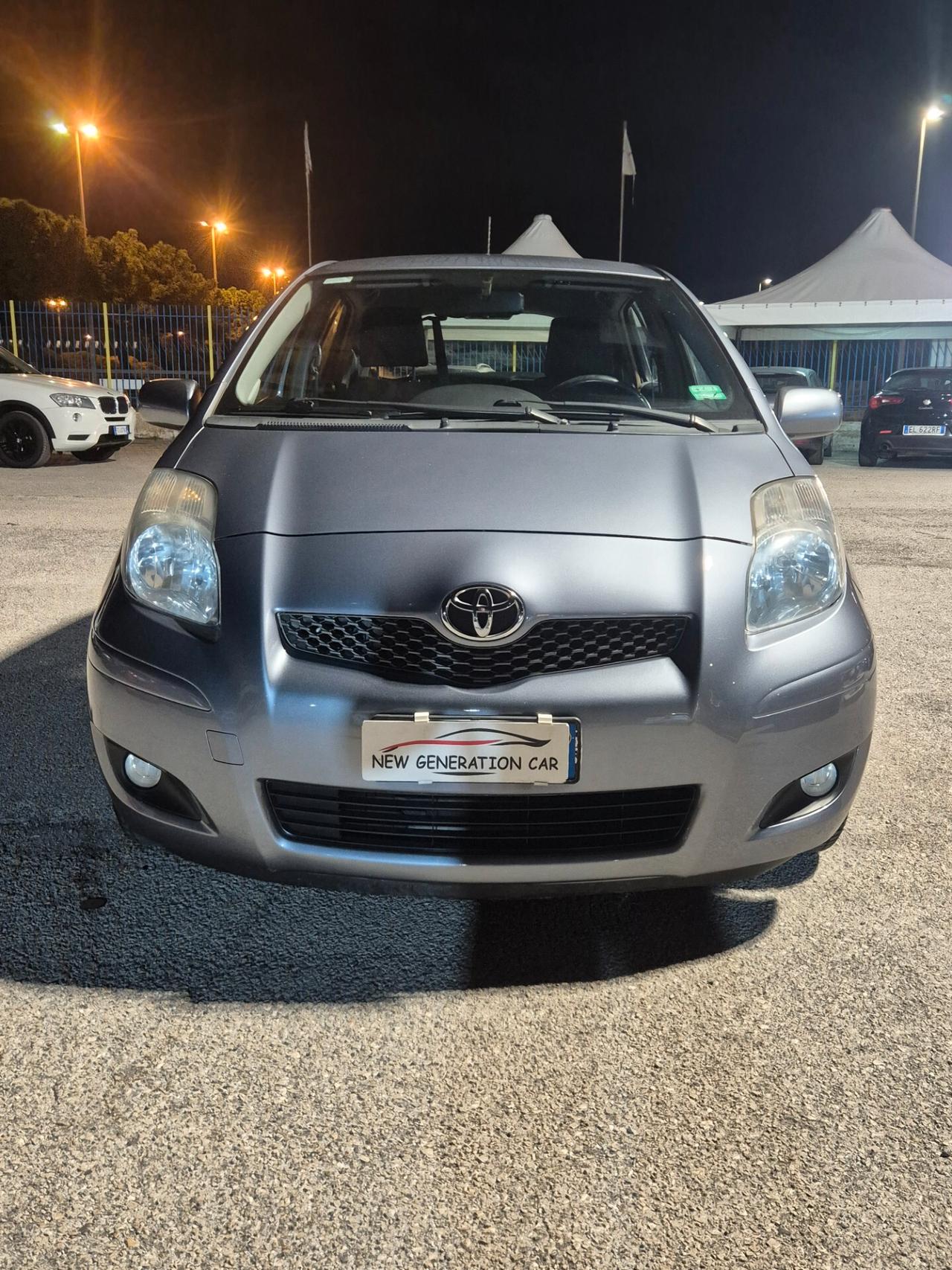 Toyota Yaris 5.p luxury pack