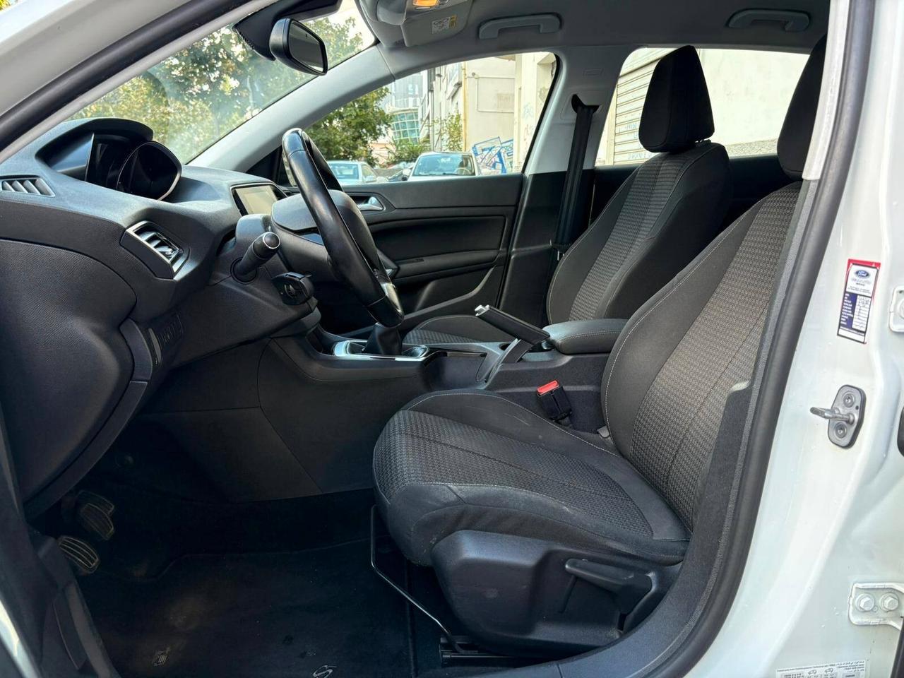 Peugeot 308 1.5 Business 100cv - 2019