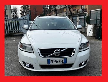 Volvo V60 D2 1.6 R-design - 2012