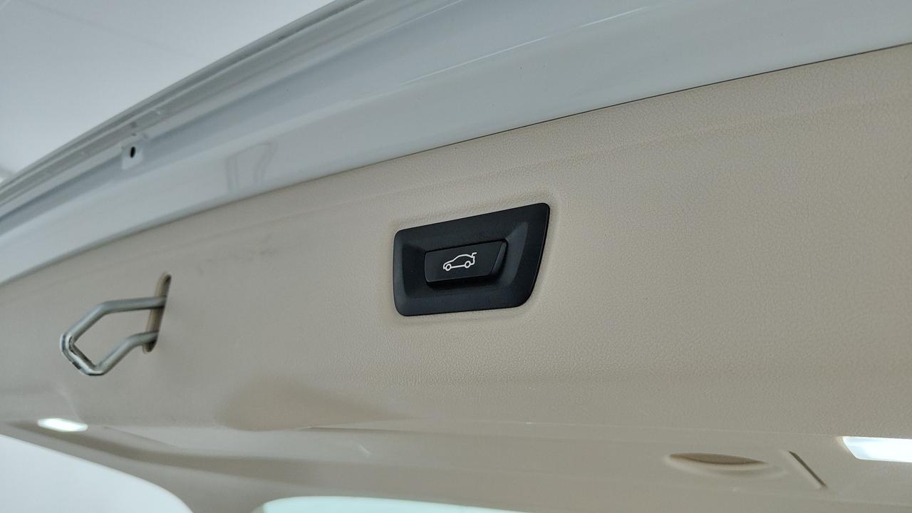 BMW BMW - BMW 320d Touring mhev 48V Luxury auto