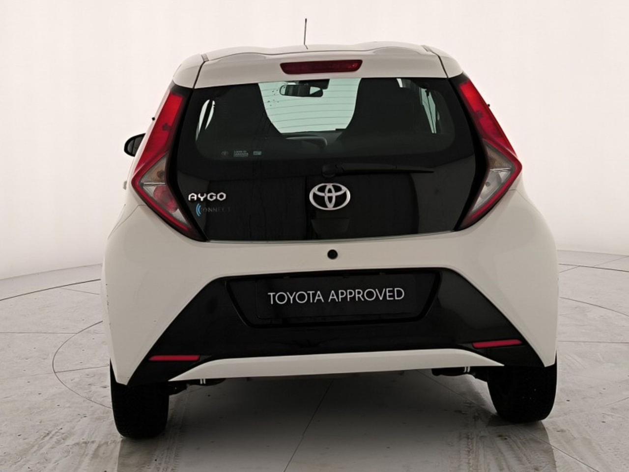Toyota Aygo 5p 1.0 x-play 72cv