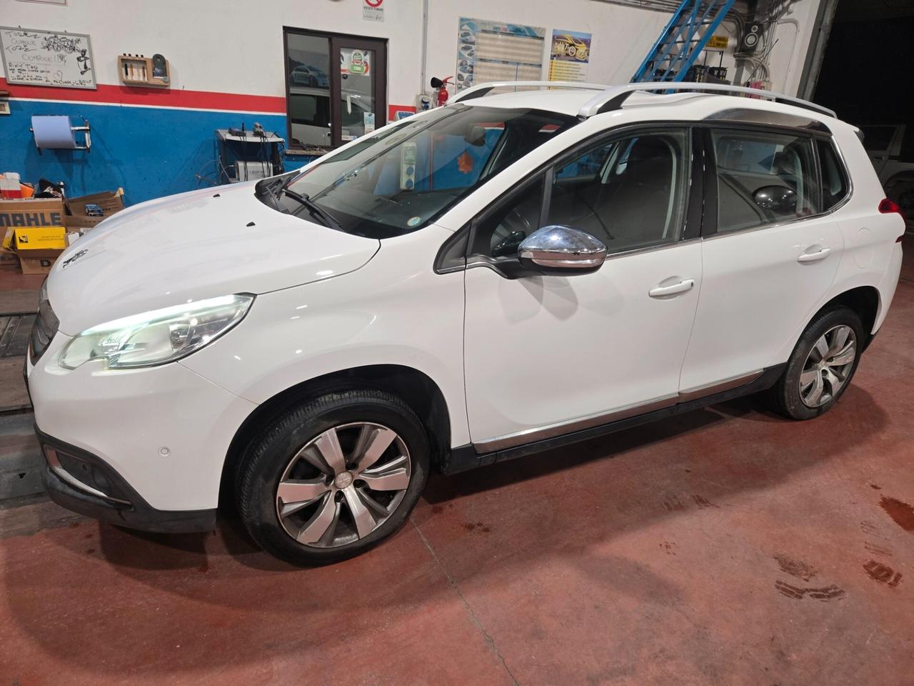 Peugeot 2008 PureTech 82 Access MOTORE NUOVO . 0 KM CON FATT,E GARANZIA 12 MESI