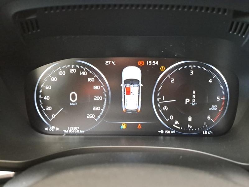 VOLVO XC60 B4 D AWD automatico Momentum Pro