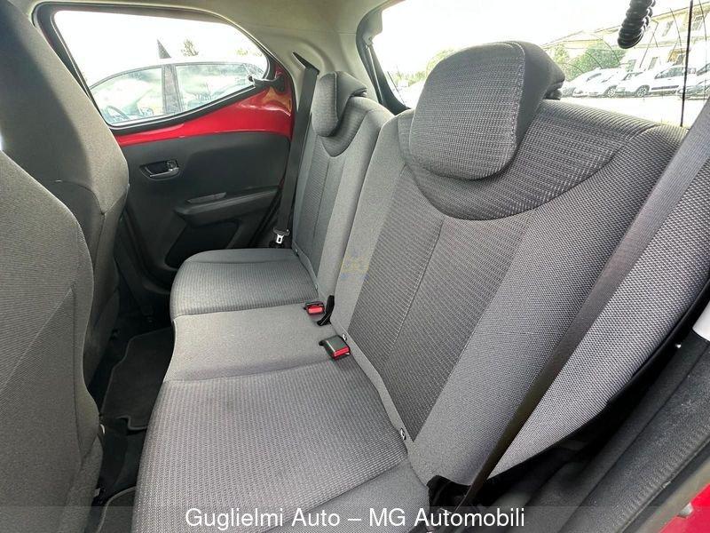 Toyota Aygo Aygo Connect 1.0 VVT-i 72 CV 5 porte x-clusiv red style