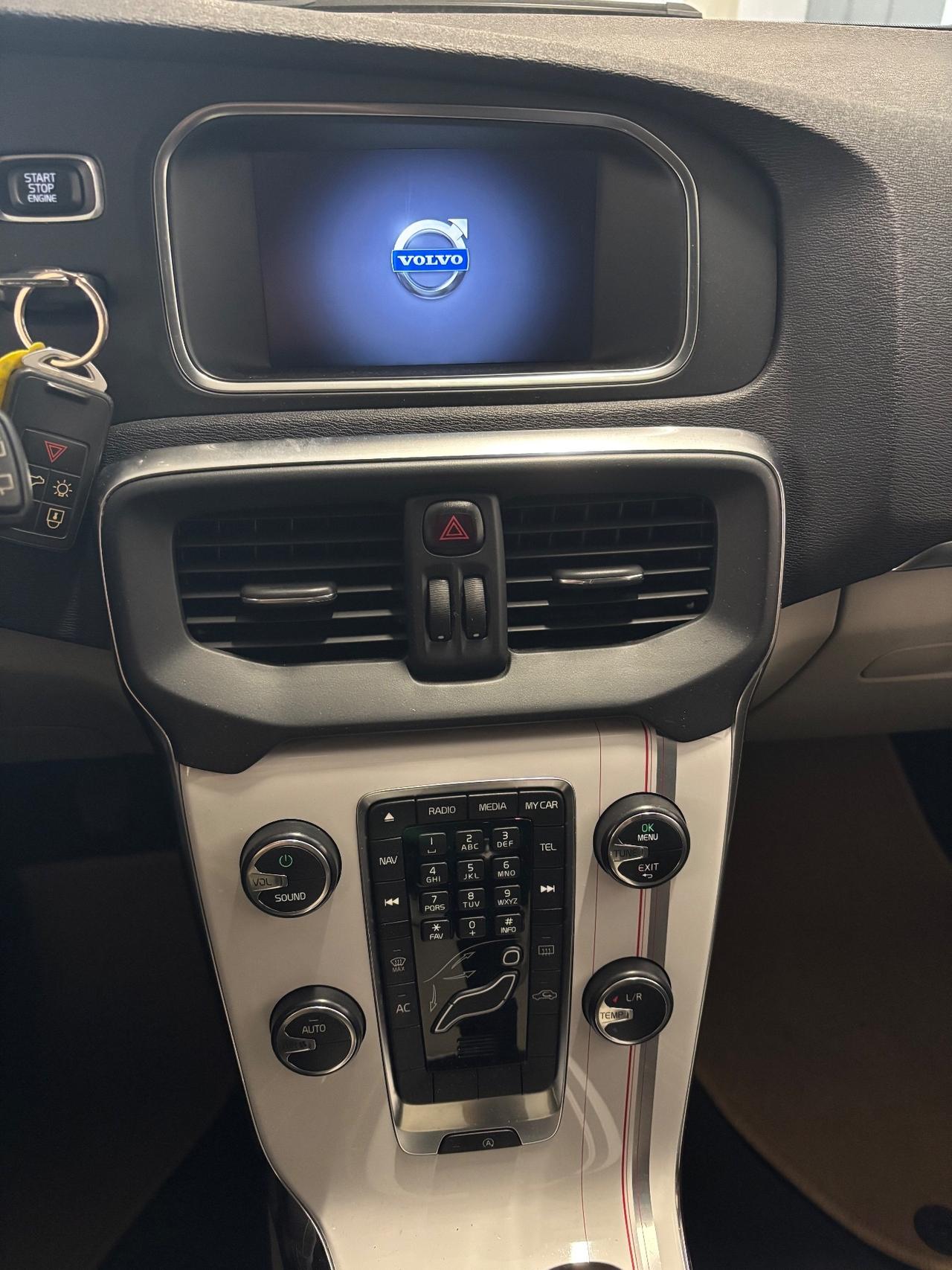 Volvo V40 D2 1.6 |INTERNI B-COLOR|TETTO|