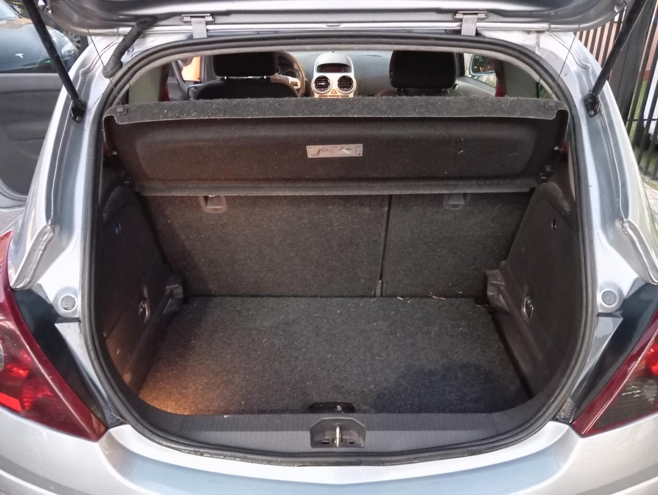 Opel Corsa 1.6 Turbo GSI 150cv