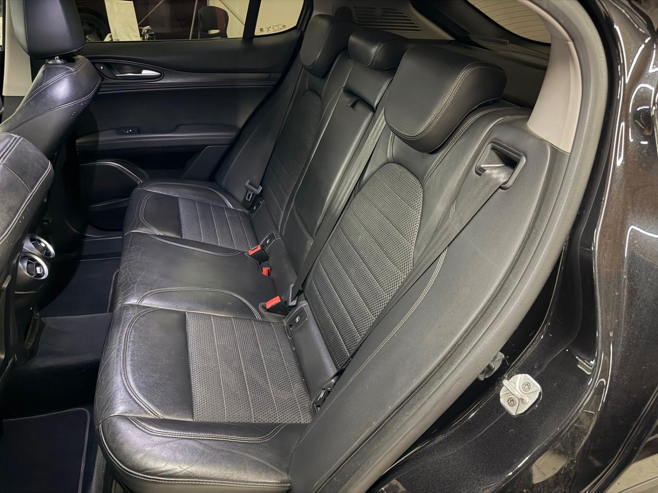 Alfa Romeo Stelvio 2.2 Turbodiesel 210 CV AT8 Q4 Super