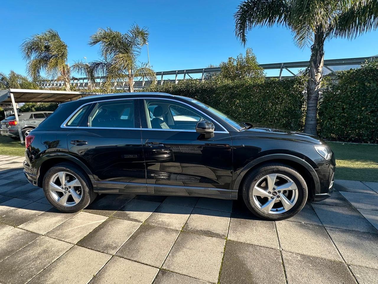 Audi Q3 2.0 TDI 150CV S tronic 200 SPORT-FARI FULL LED