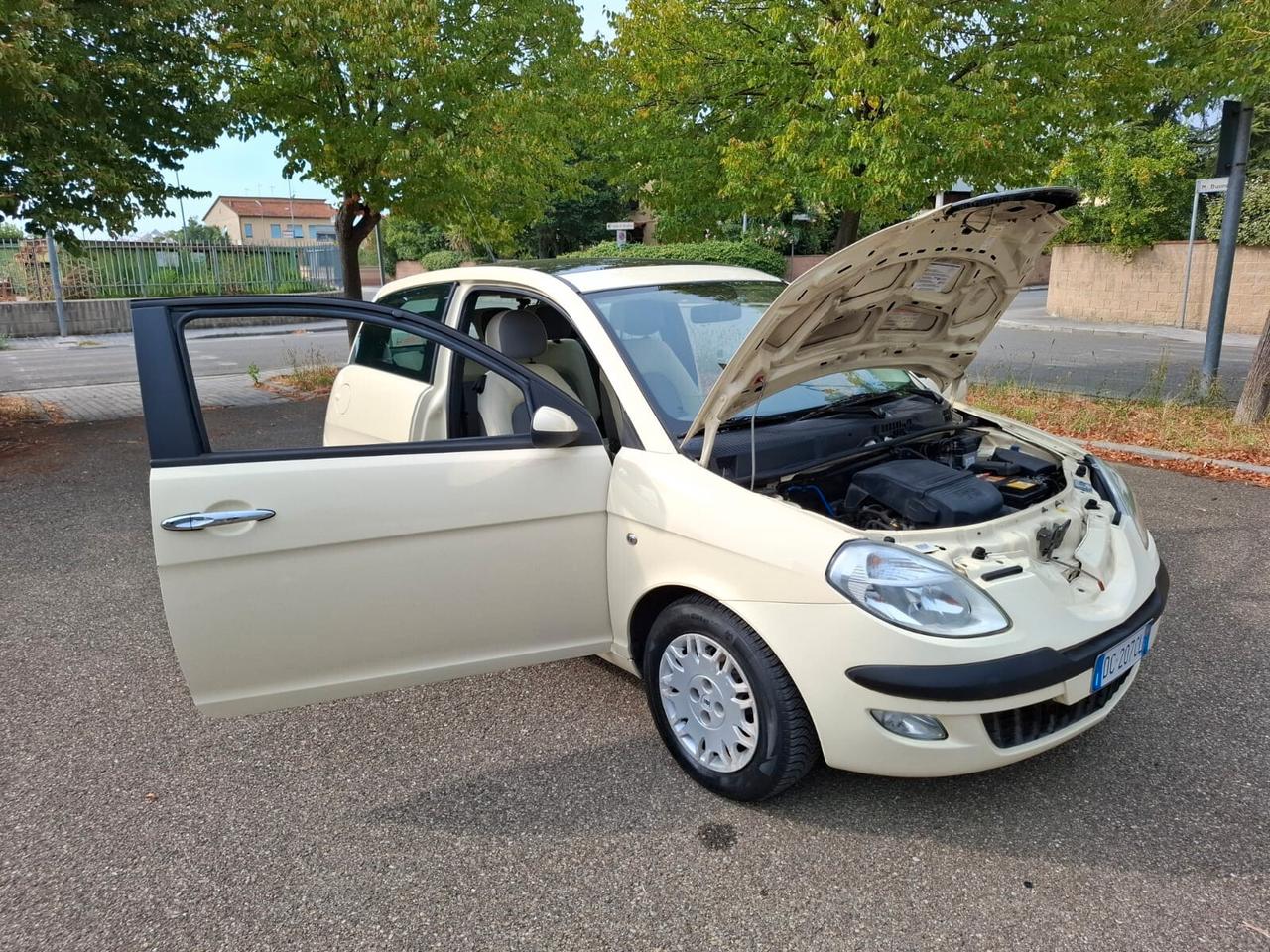 Lancia Ypsilon 1.2 benzina SOLAMENTE 93.000 KM