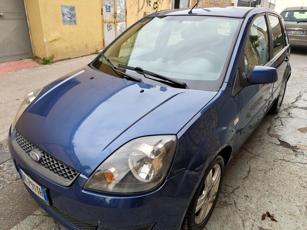 Ford Fiesta 1.2 16V 5p. Ghia