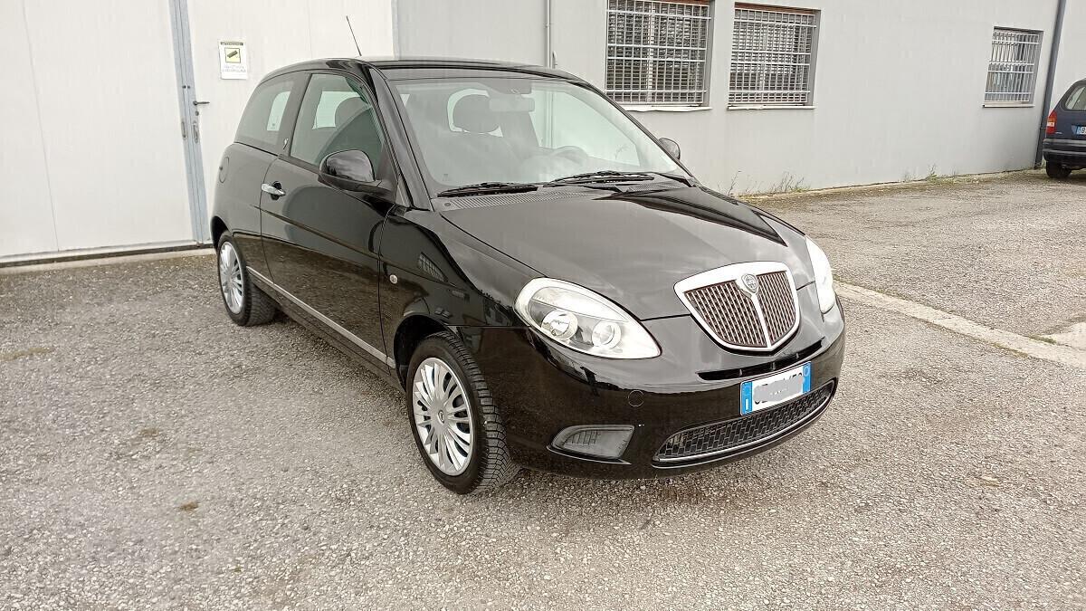 Lancia Ypsilon 1.2 - imp. GPL -