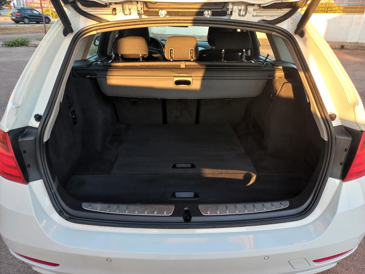 Bmw 318d Touring Sport LEGGI TUTTO