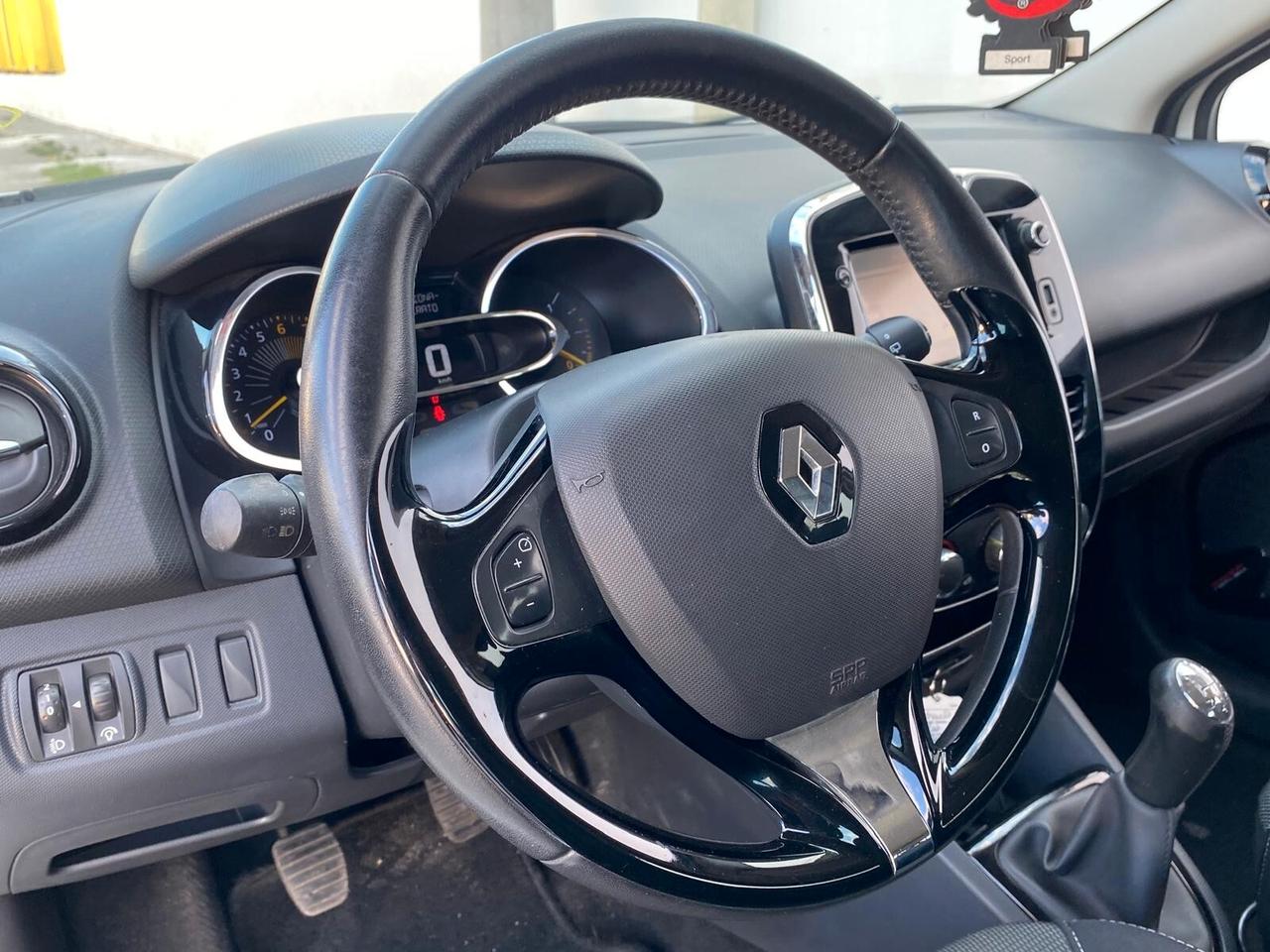 Renault Clio 1.2 75CV 5 Porte Costume National
