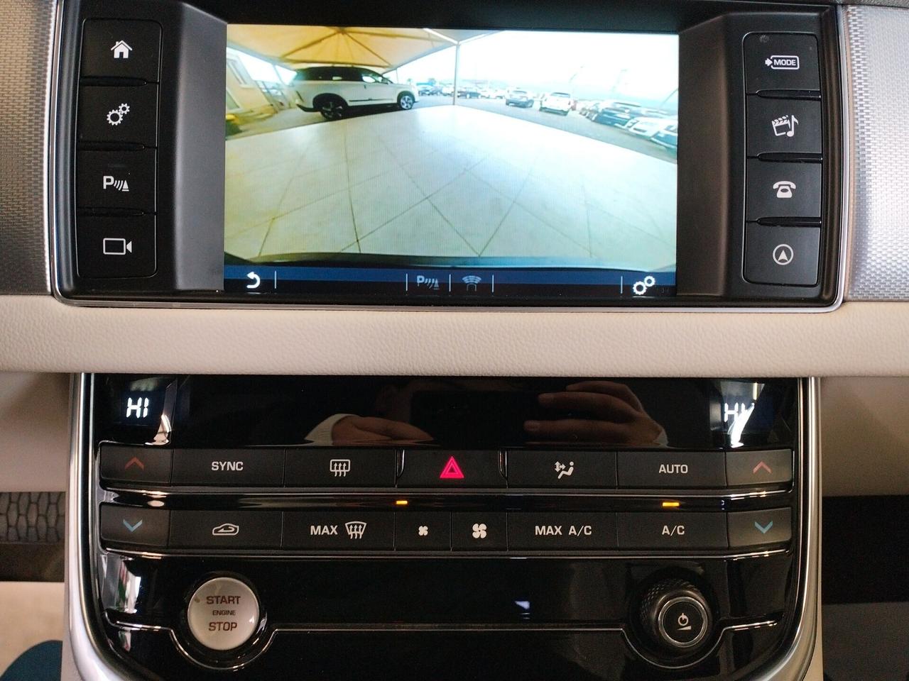 Jaguar XF Sportbrake 2.0 D 180 CV aut. Prestige - 4x4 AUTOMATICO