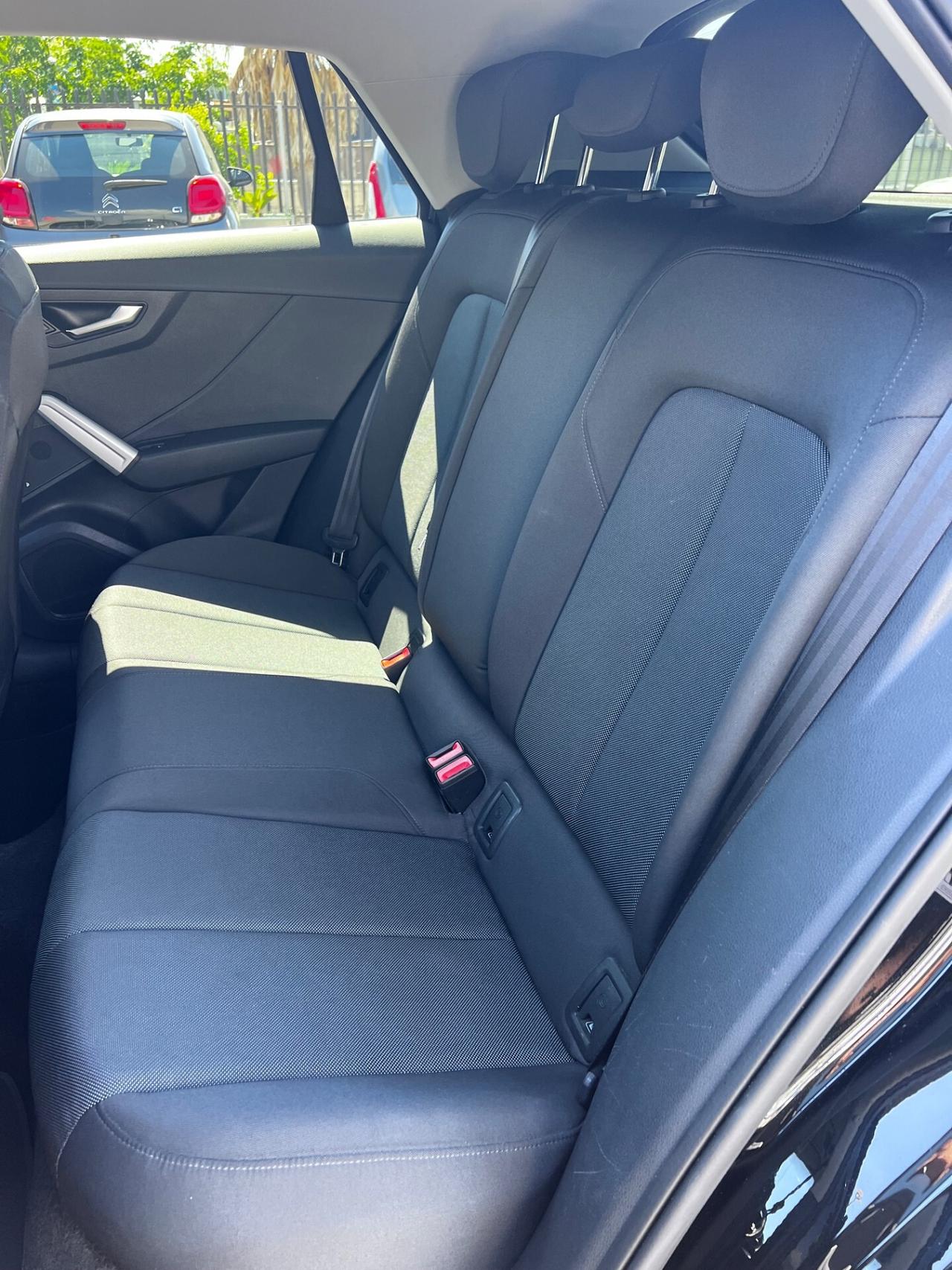 Audi Q2 30 TDI Identity Black