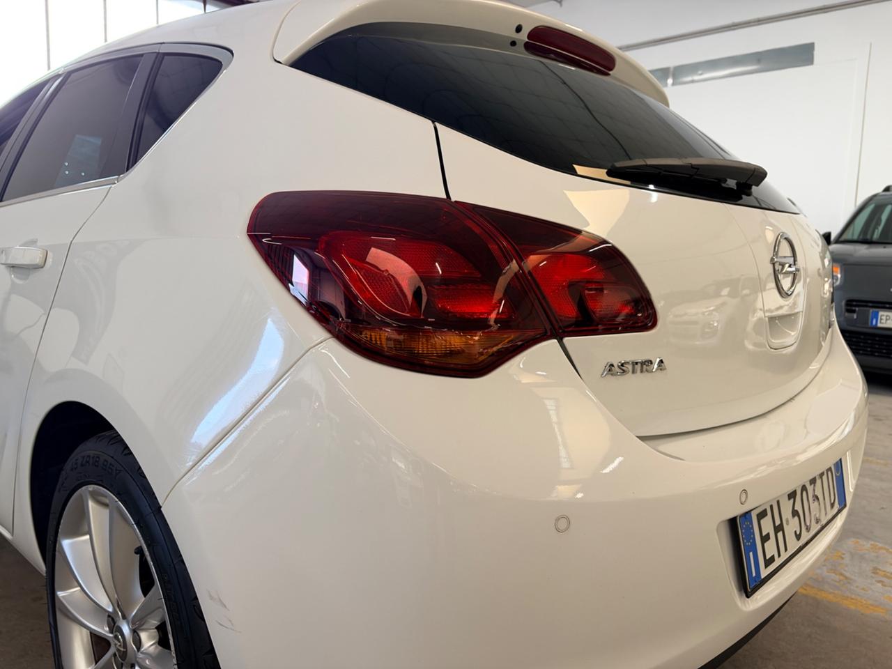 Opel Astra 1.4 Turbo 140CV 5 porte Cosmo