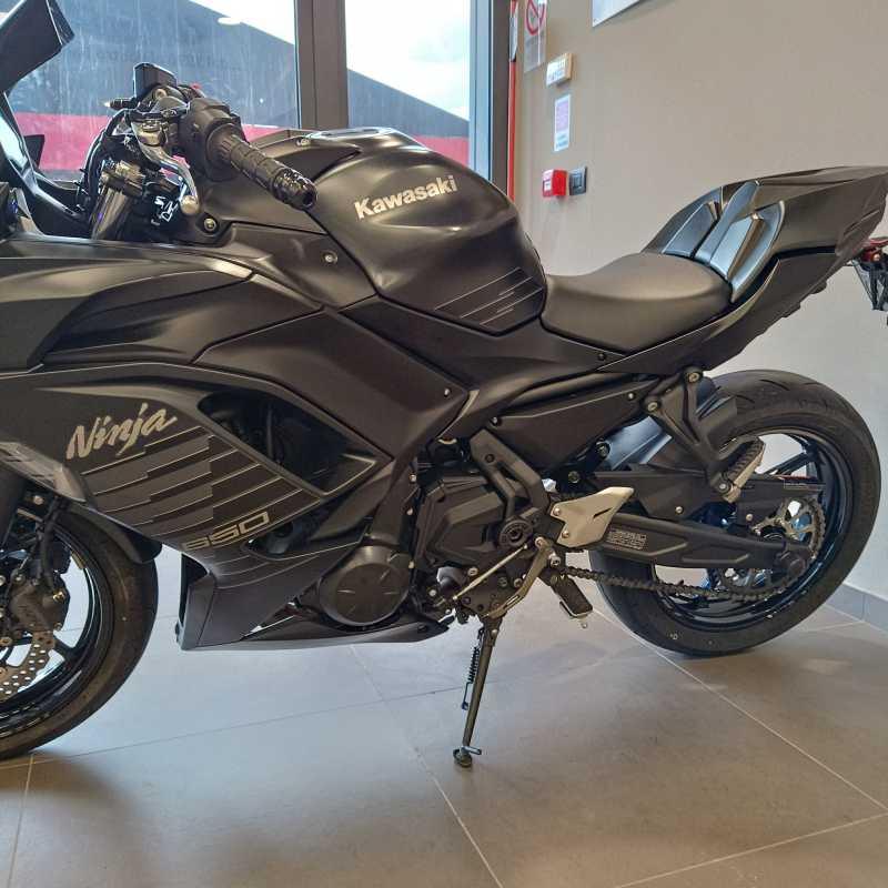 Kawasaki Ninja 650 - 2025