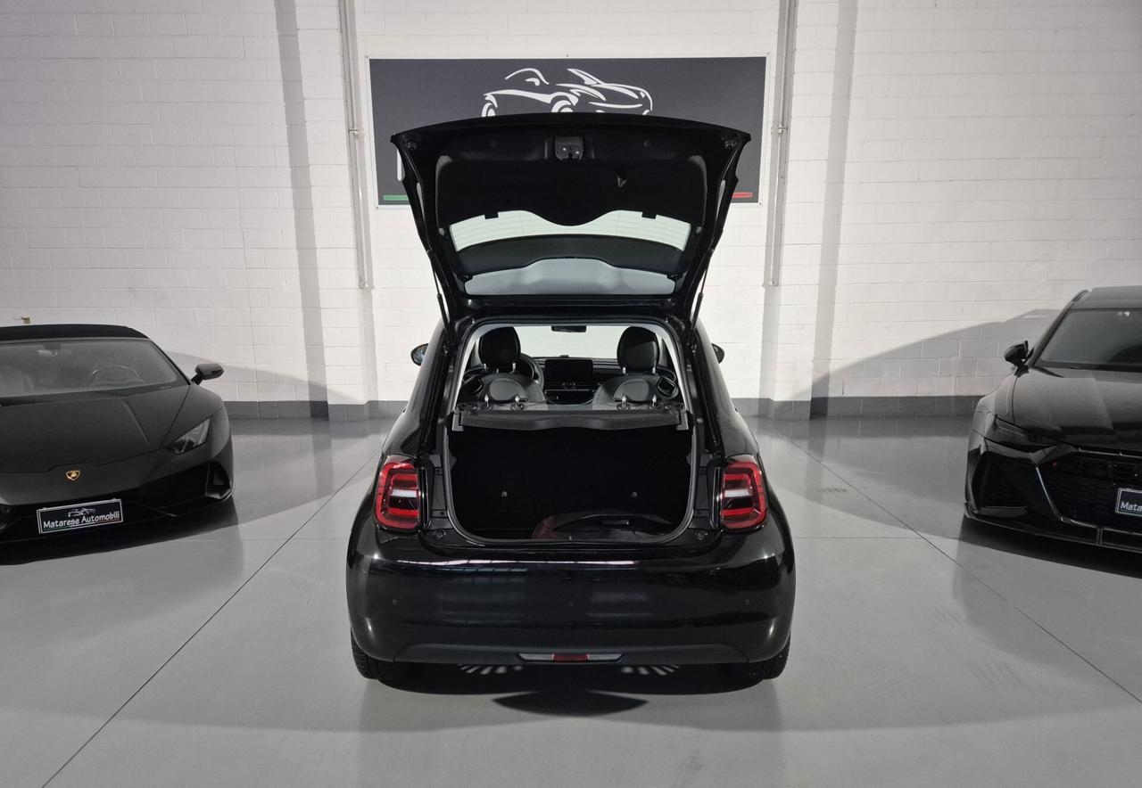 Fiat 500e FULL ELETTRIC Sensori ADAS Navi OK Neopatentati