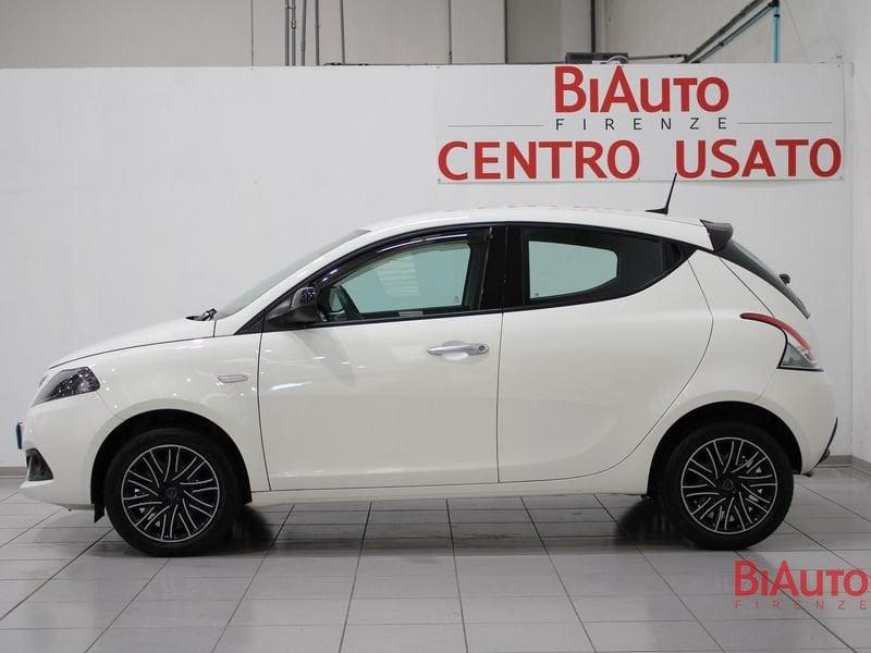 Lancia Ypsilon Ypsilon 1.0 firefly hybrid Silver s&s 70cv