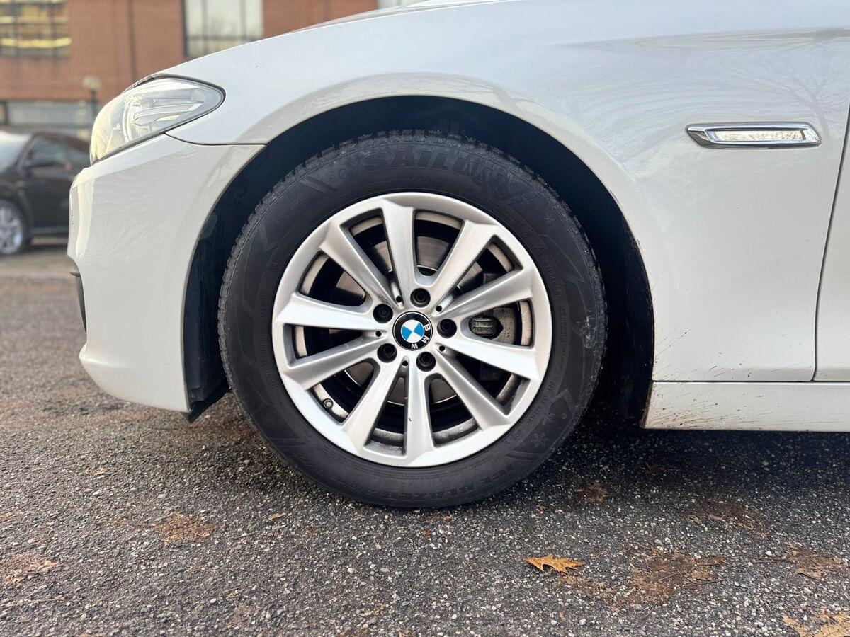 BMW Serie 5 520d Business 190cv auto