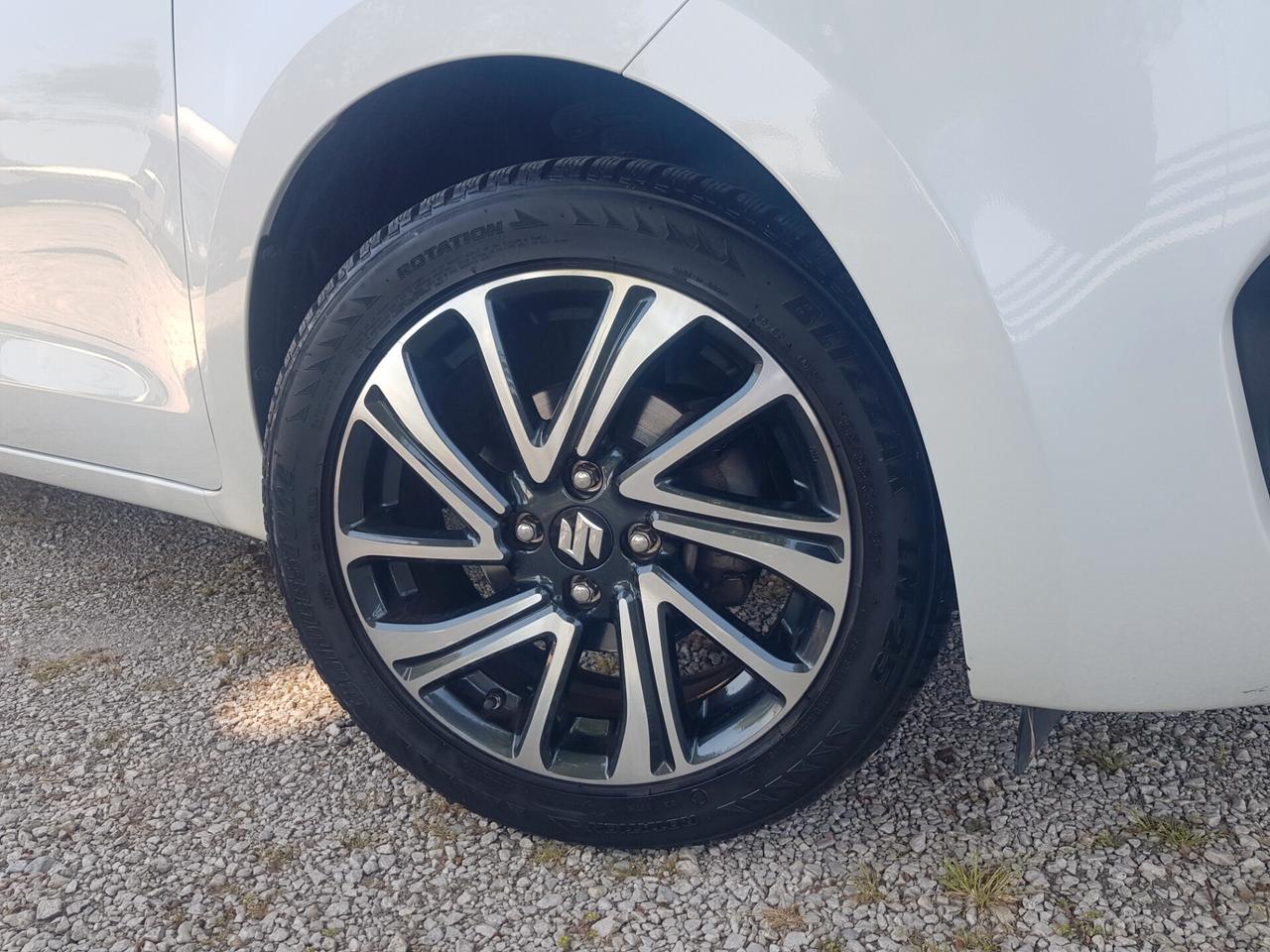 Suzuki Swift 1.2 Hybrid Top