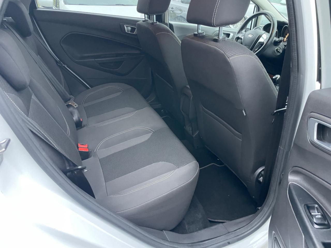 Ford Fiesta 1.5 TDCi 75CV 5 porte Titanium