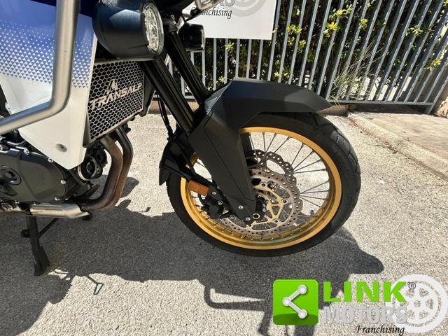 HONDA Transalp XL750 .