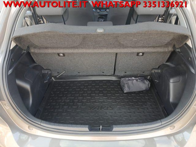 TOYOTA Yaris 1.5 Hybrid 5 porte Business