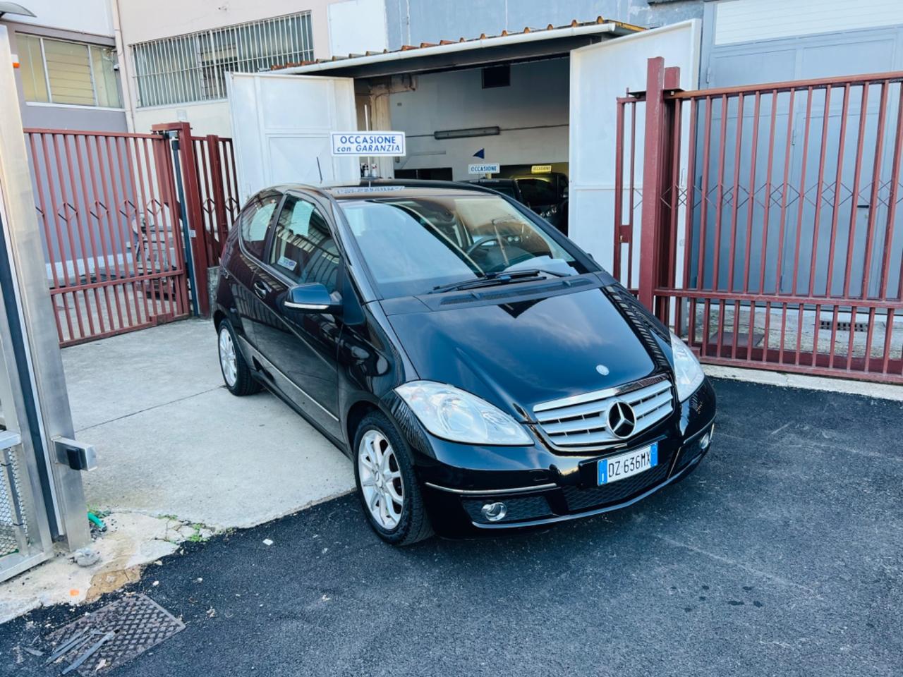 Mercedes-benz A 150 BlueEFFICIENCY Coupé Elegance