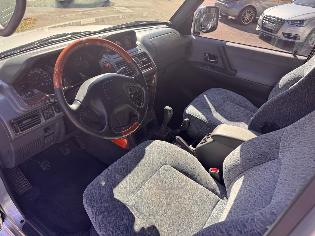 Mitsubishi Pajero 2.5 TDI Metal-top S.S. GLS Target