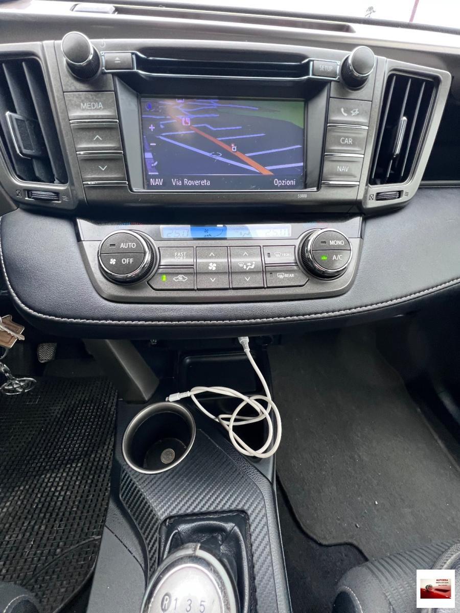 TOYOTA - RAV4 - 2.0 D-4D 2WD Active