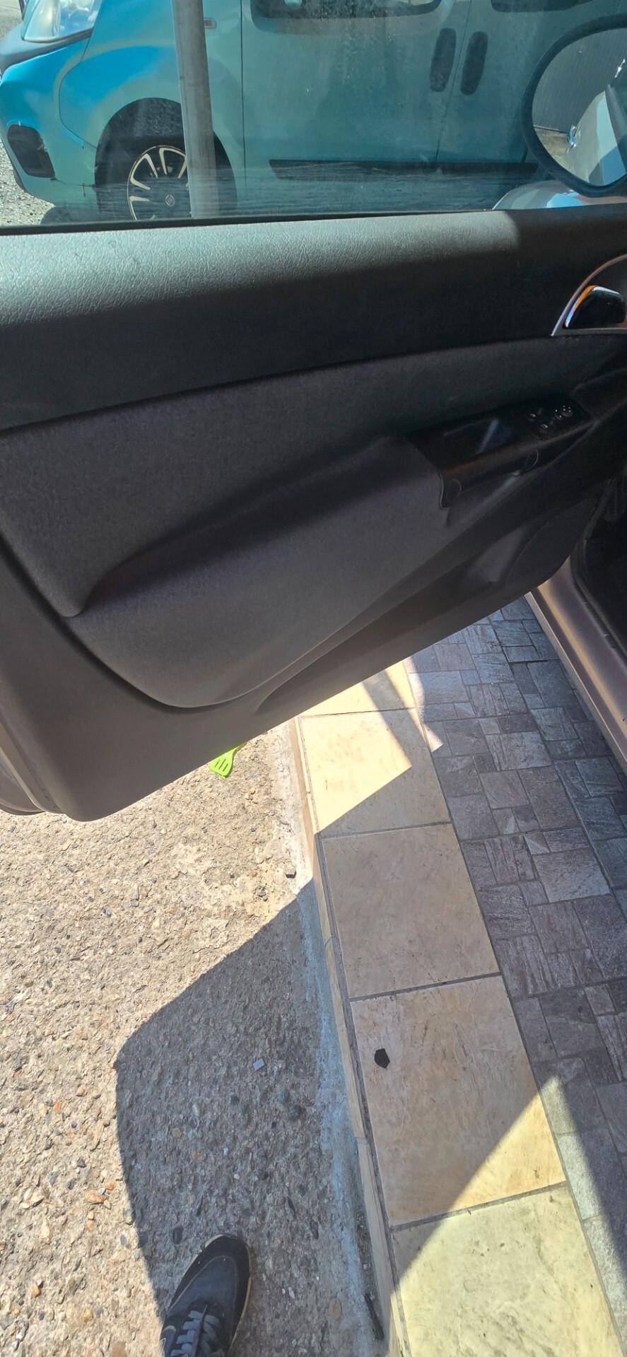 Lancia Ypsilon 1.3 MJT 75 CV Diva