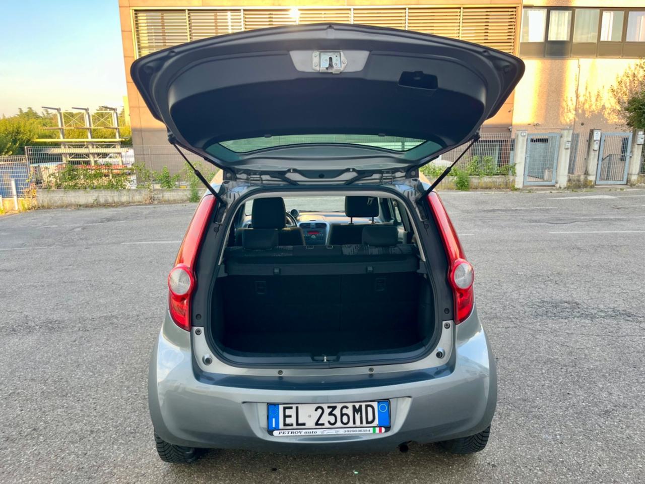 Opel Agila 1.2benz 2011 141.000km cambio automatico perfetta
