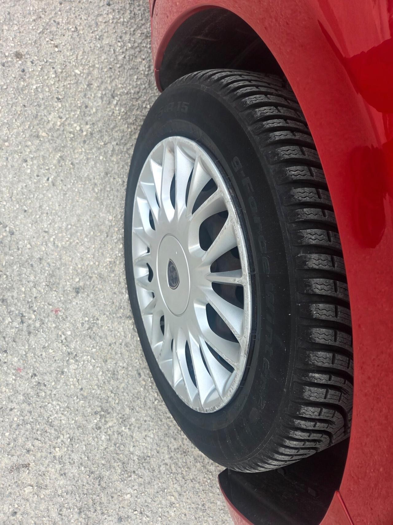 LANCIA YPSILON 1.2 BENZ 4 CILINDRI SOLI KM 66000 CERTIF