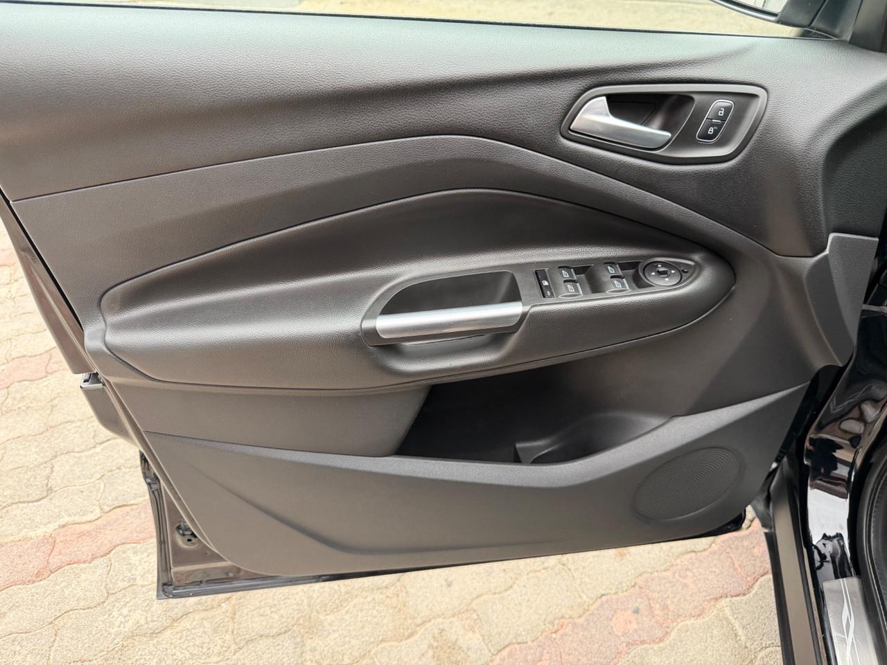 Ford Kuga 1.5 TDCI 120 CV Powershift Titanium 2018