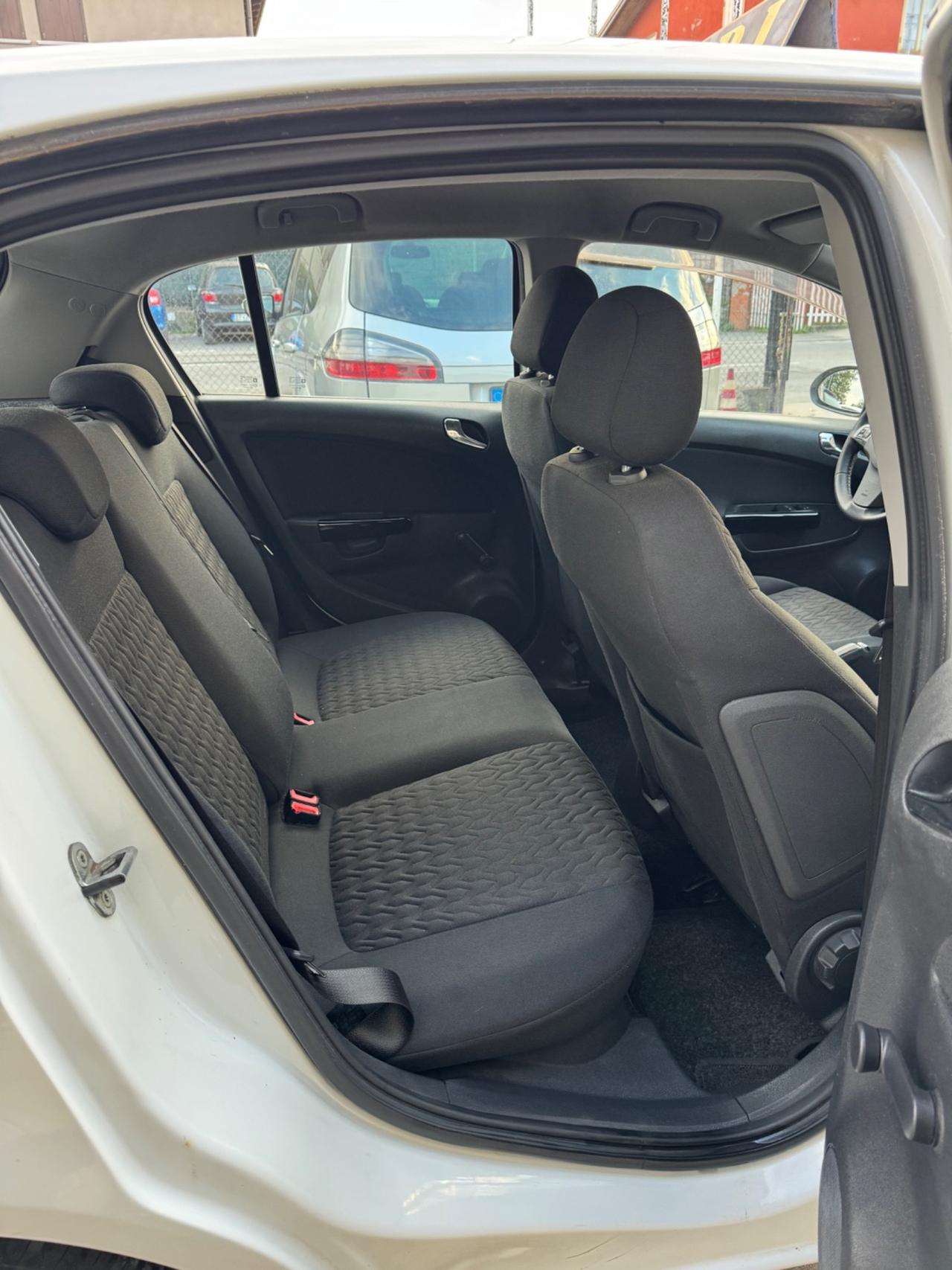 Opel Corsa 1.2- NEOPATENTATI- GPL CASA MADRE