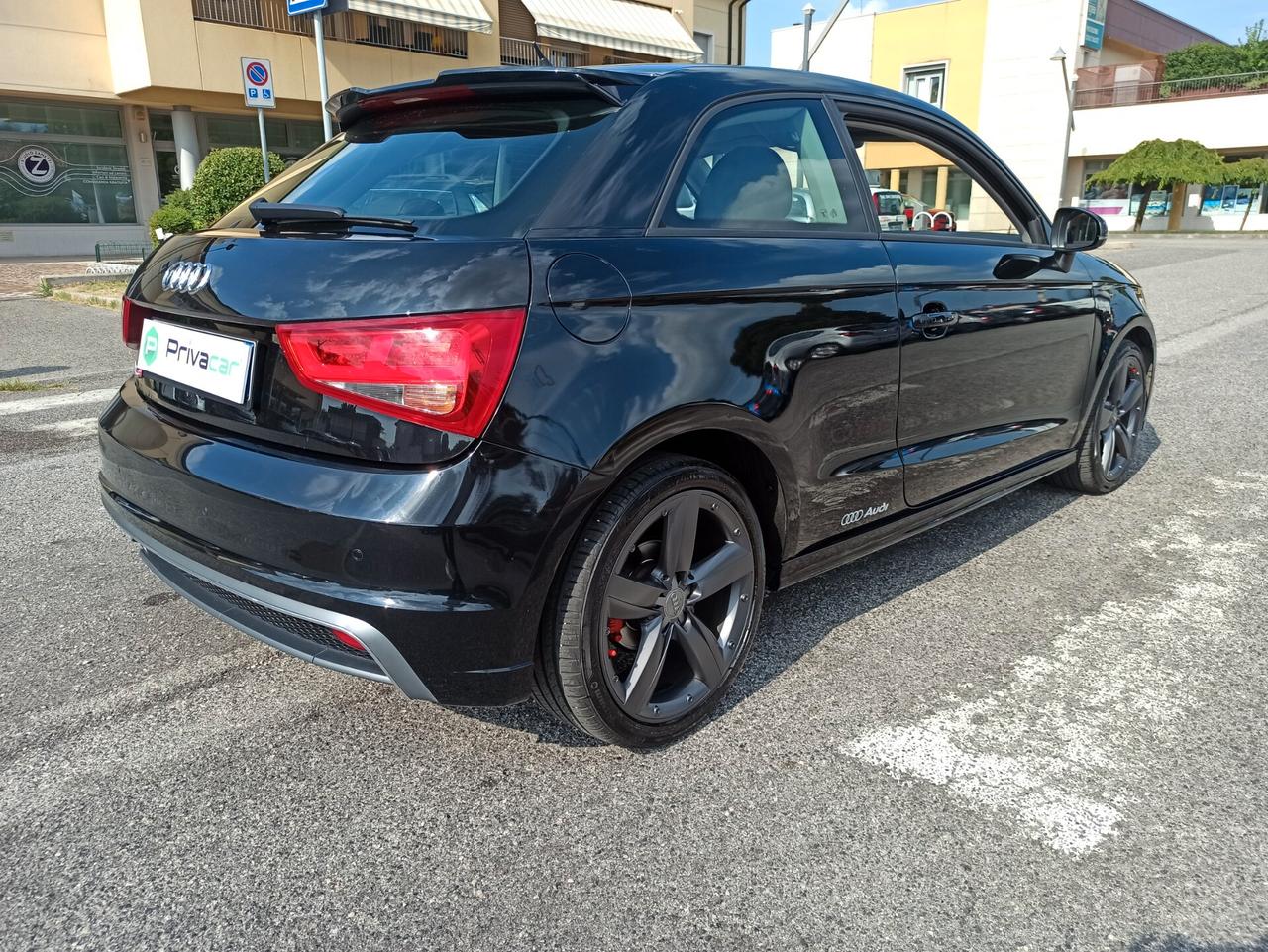 Audi A1 1.6 TDI 105 CV Attraction SLINE
