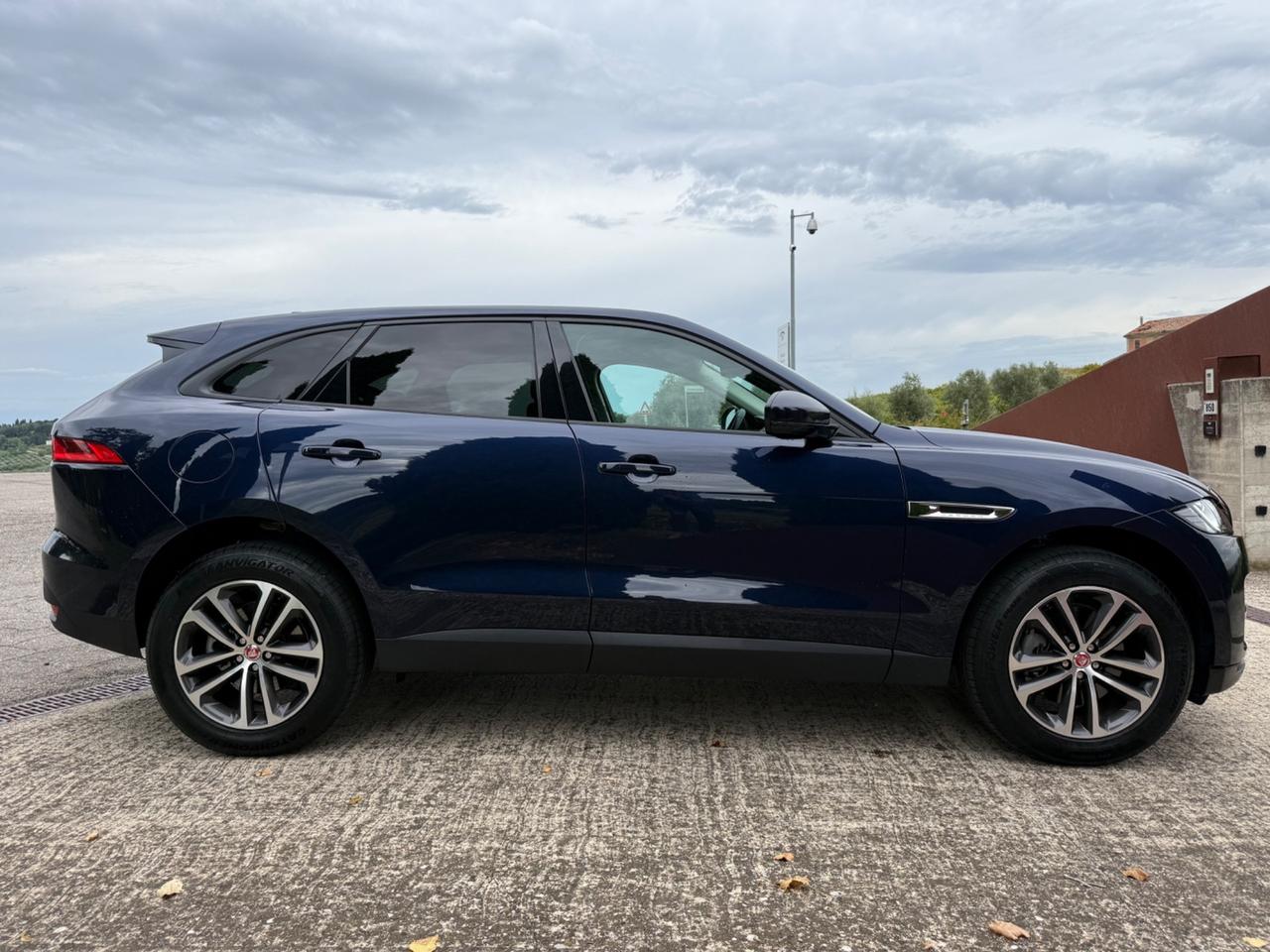 Jaguar F-Pace 2.0 D 180 CV AWD aut. Prestige