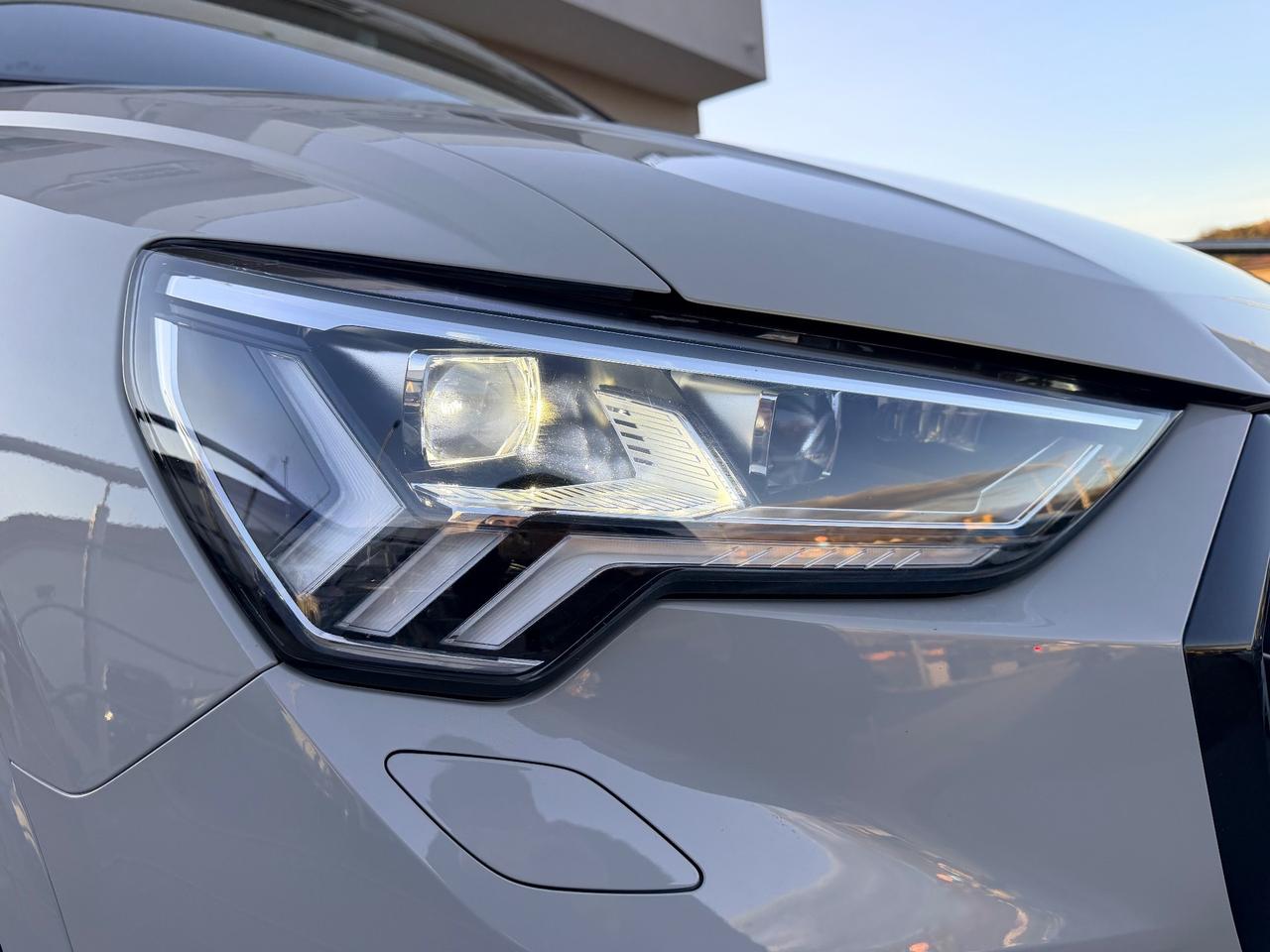 Audi Q3 SPB 40 TDI quattro 200cv S tronic line edition gesso