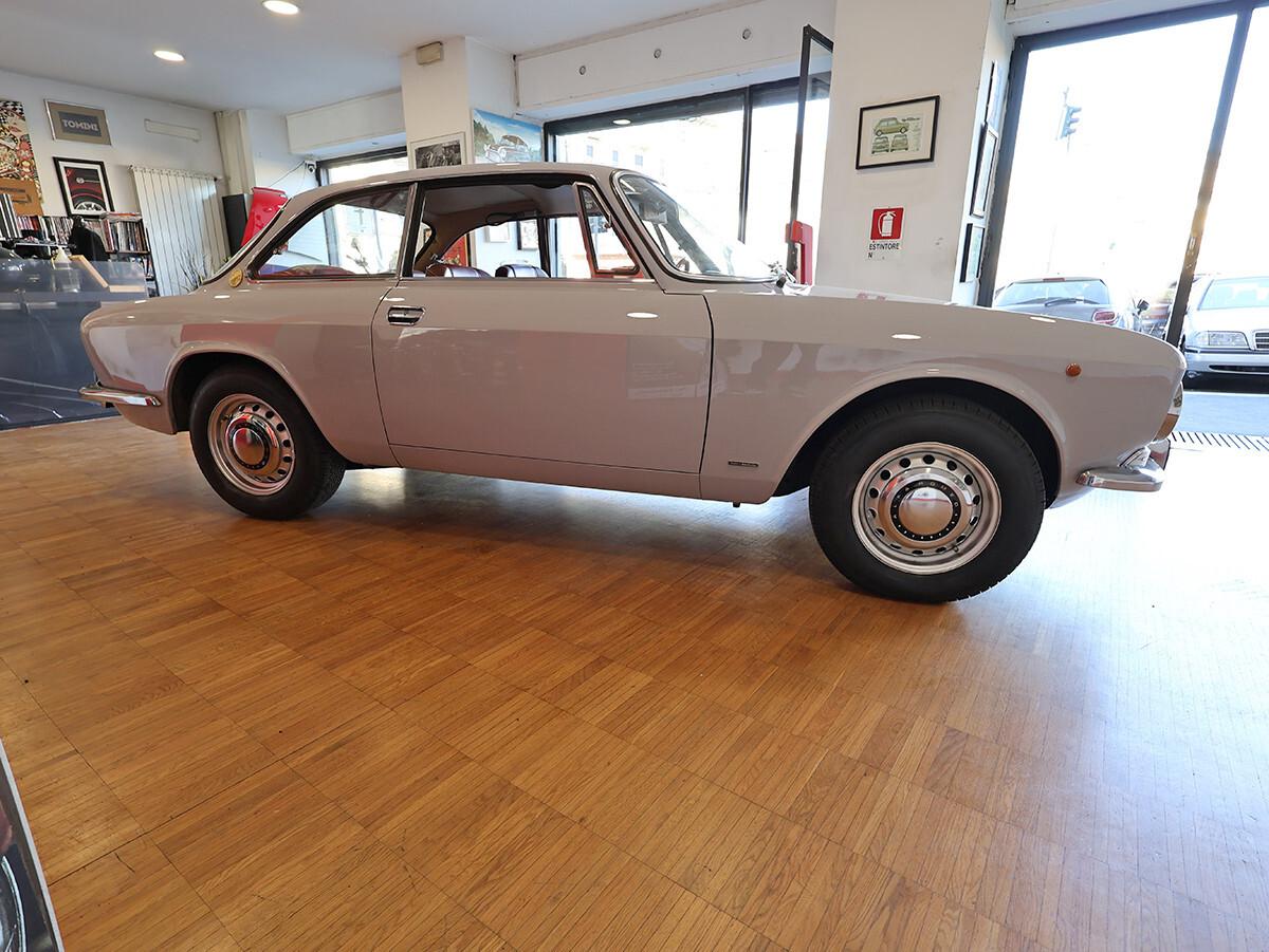 Alfa Romeo GT 1750 Veloce ( 105 44) 1970 ASI