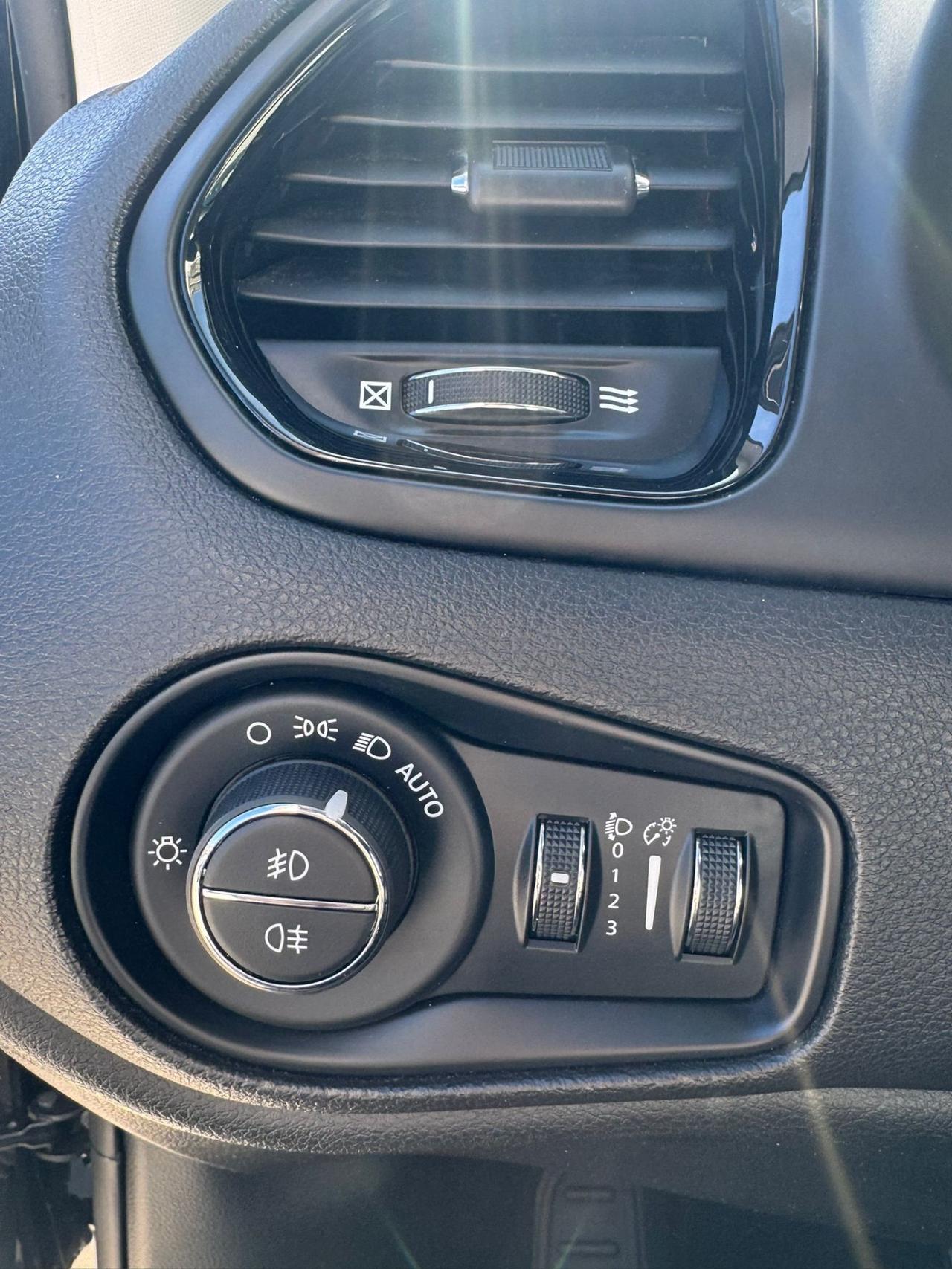 Jeep Renegade 1.6 Mjt DDCT 120 CV Limited FULL !