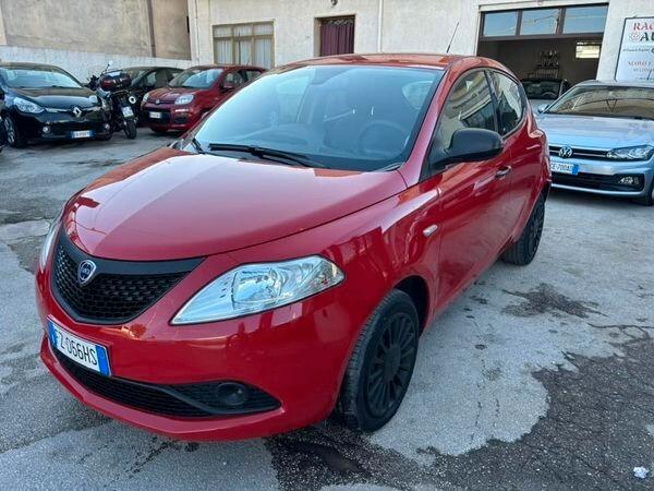 Lancia Ypsilon 1.2 69 CV 5 porte S&S Gold